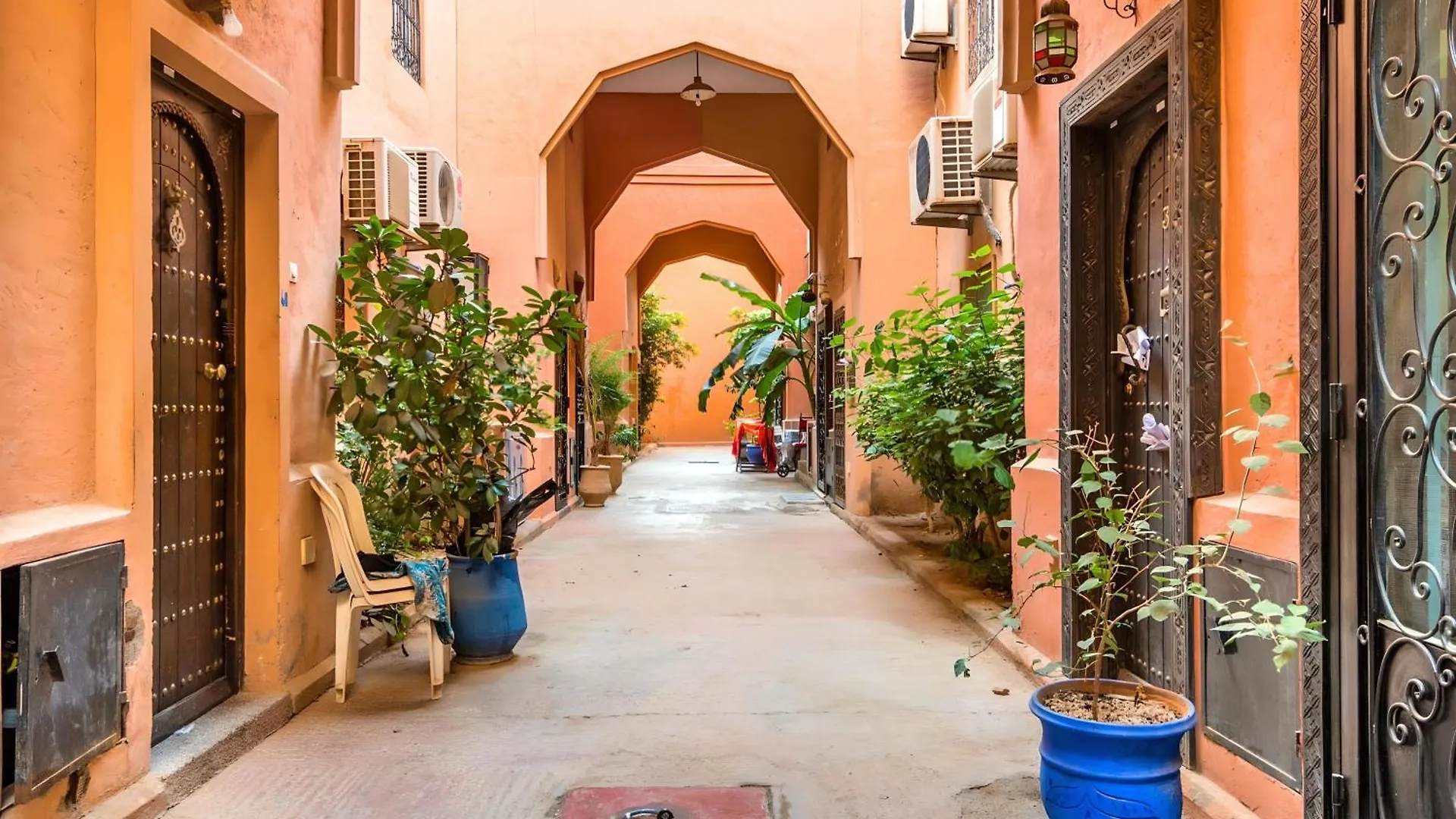 Tres Beau Riad A Marrakech Avec Piscines Marrakesh